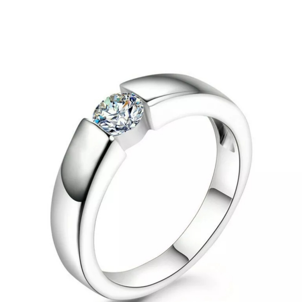 ❤️Woman's White sapphire band ring❤️ - Picture 2 of 9